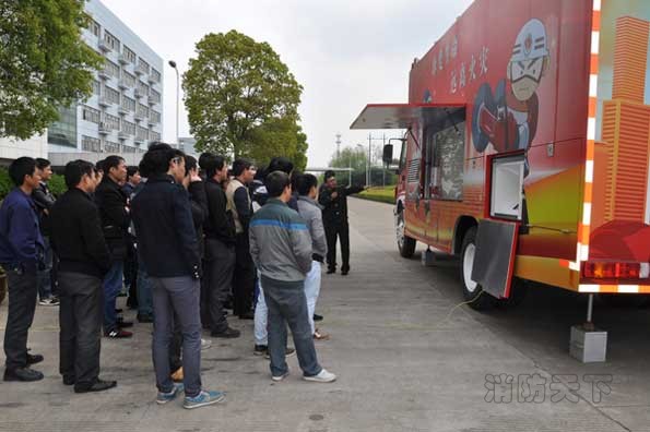 紹興上虞宣傳車“穿越”化工園區